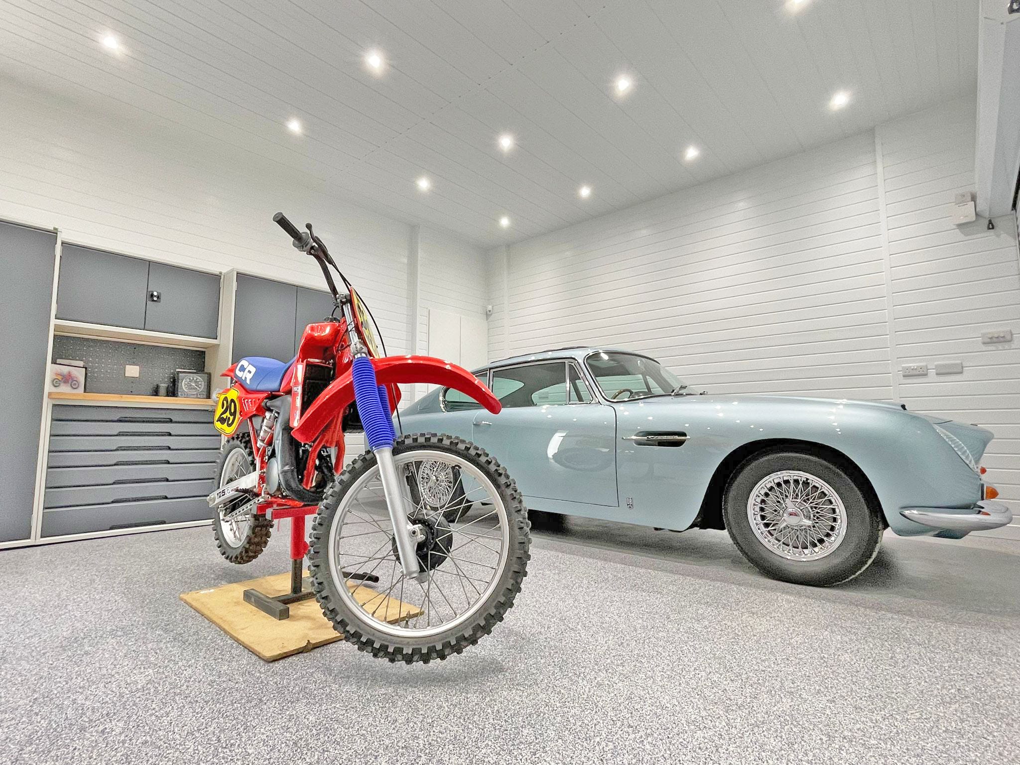 Garage floor finish detail