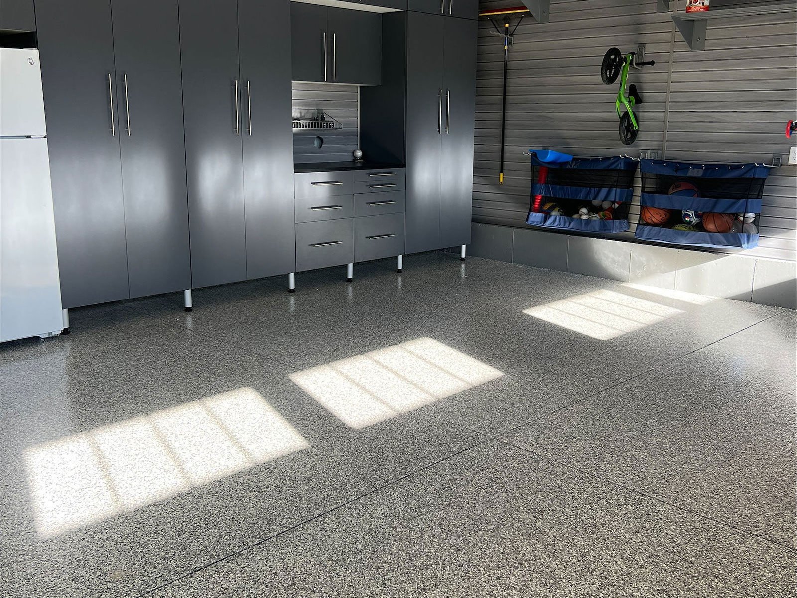 Garage resin flooring finish